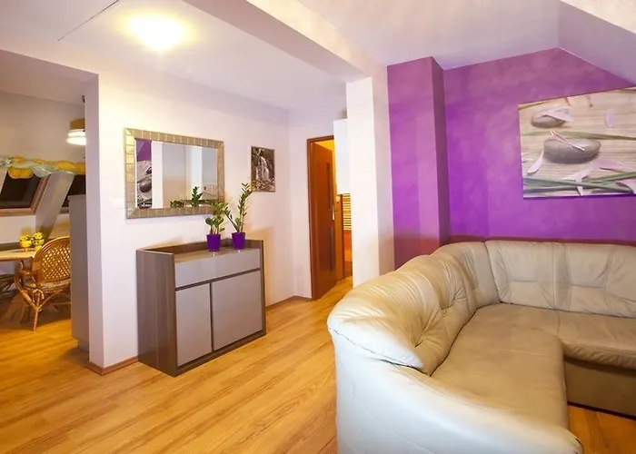 Nad Lomniczka Hotell